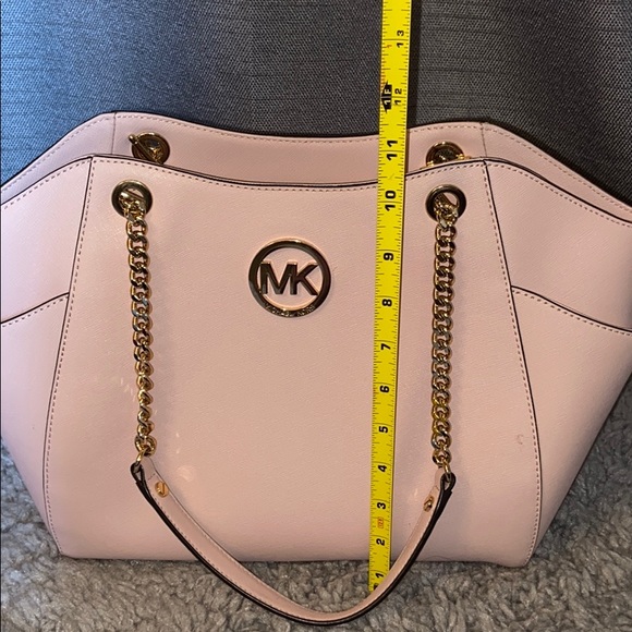 🎉SALE🎉 Michael Kors Shoulder Bag Soft Pink/ Gold - Picture 5 of 6